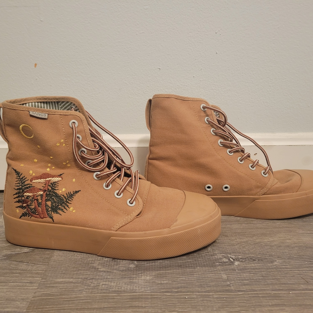 Embroidered High-Top Women's Sneakers
